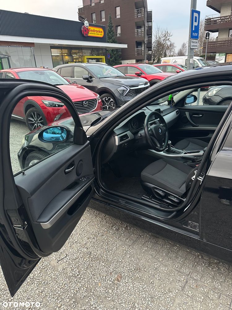 BMW Seria 3 318i - 7