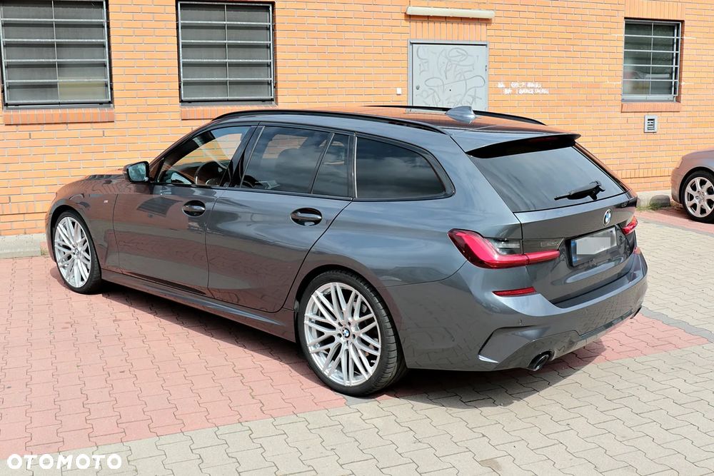 BMW Seria 3 320d Edition M Sport Shadow - 16