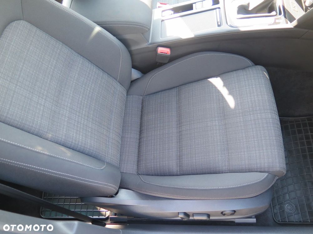 Volkswagen Passat Variant 2.0 TDI 4Mot Elegance DSG - 36