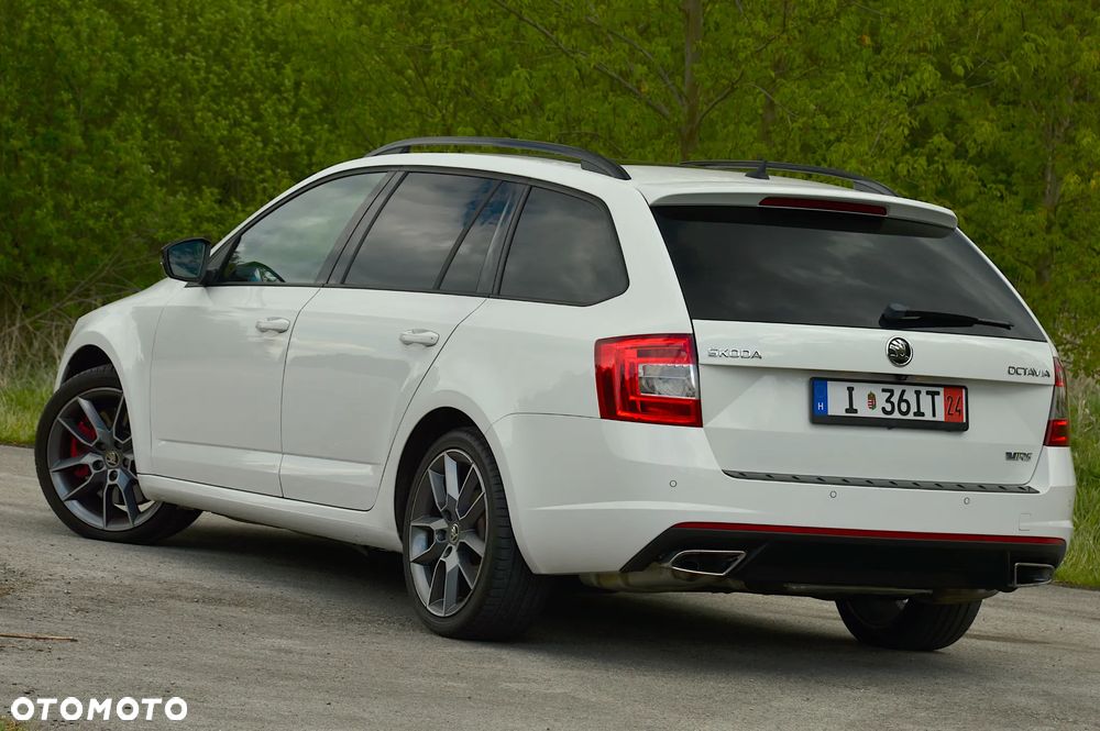 Skoda Octavia 2.0 TSI RS - 16
