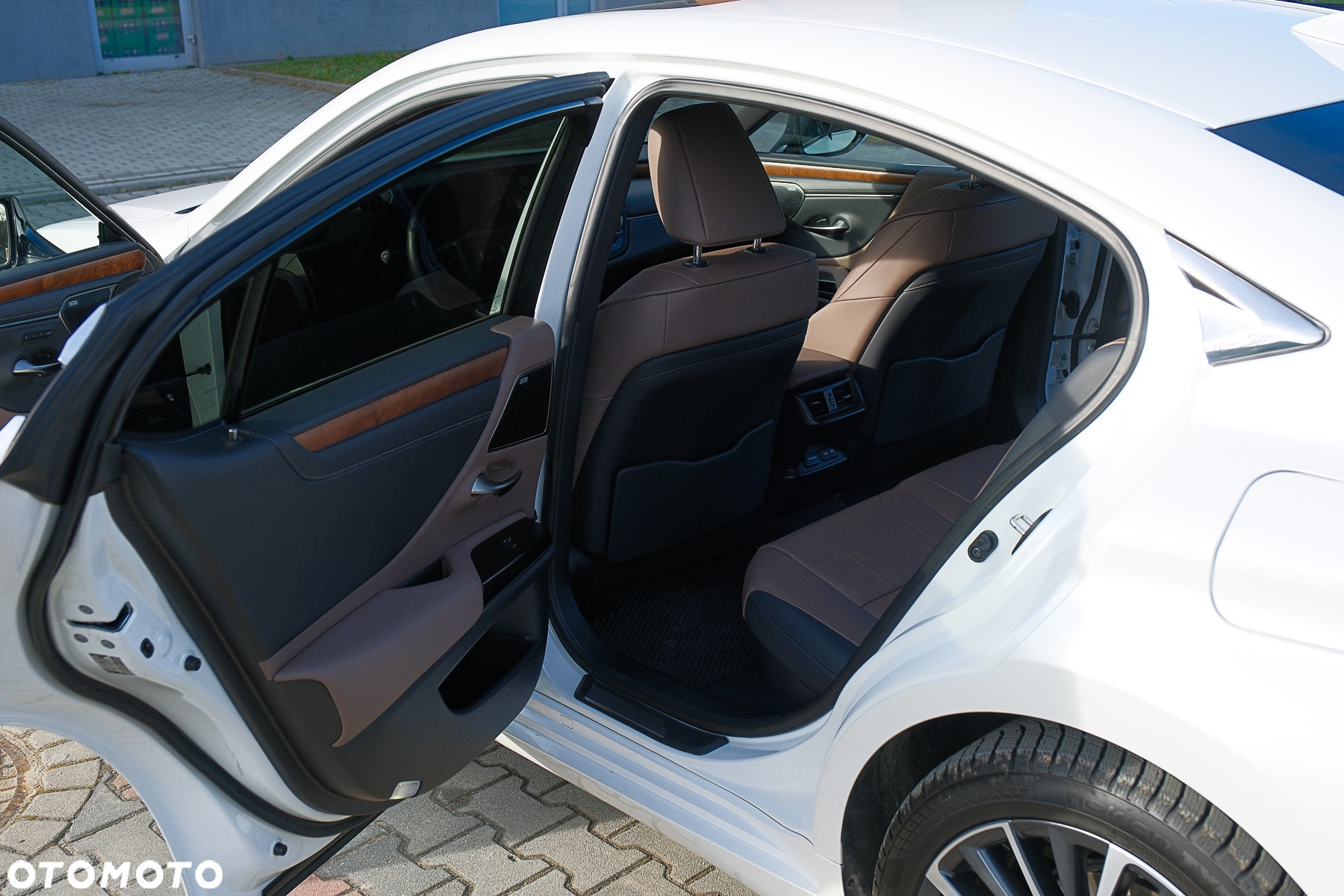 Lexus ES 300h Prestige - 24