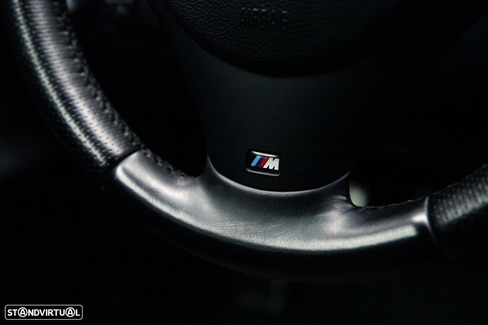 BMW 320 d Coupe Edição M - 26