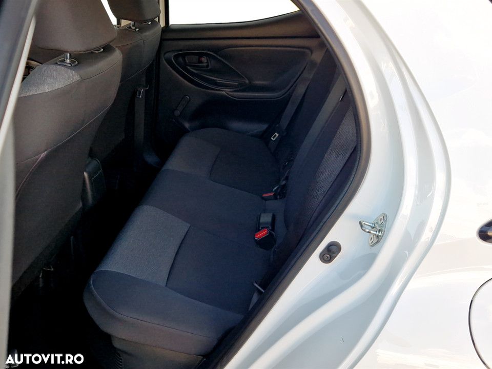 Toyota Yaris - 15