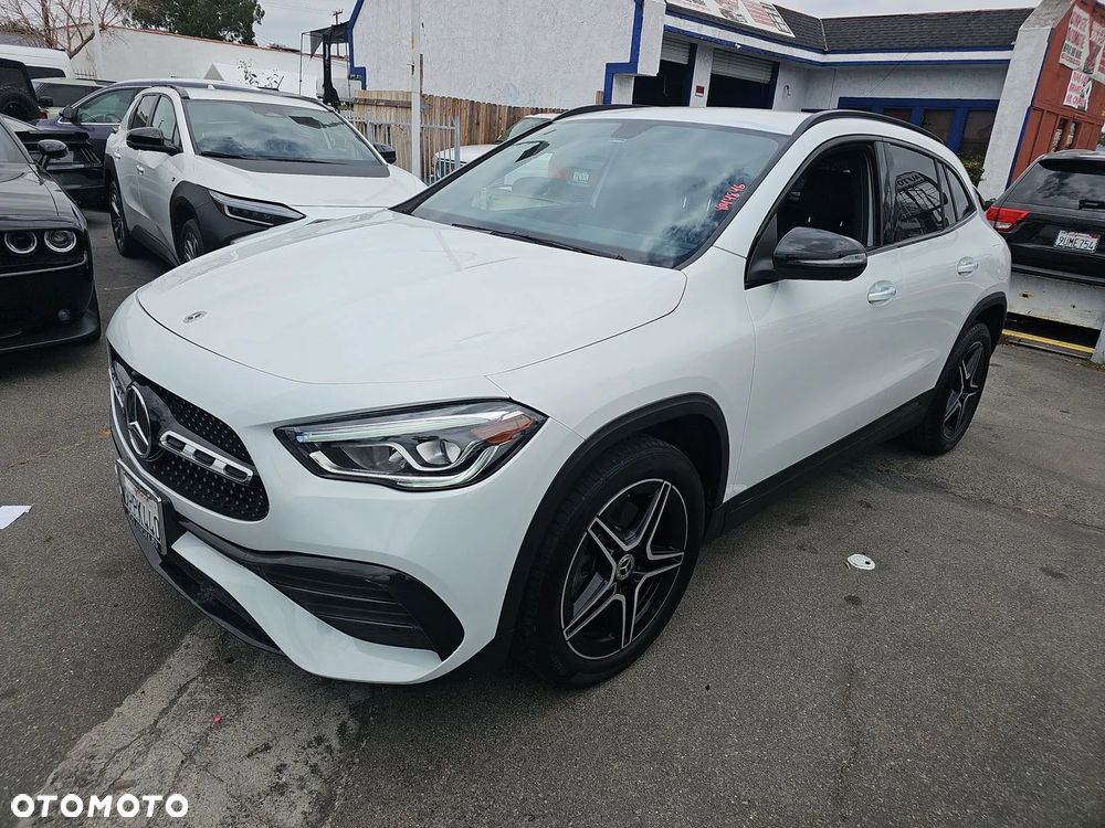 Mercedes-Benz GLA 250 4Matic 8G-DCT AMG Line - 1