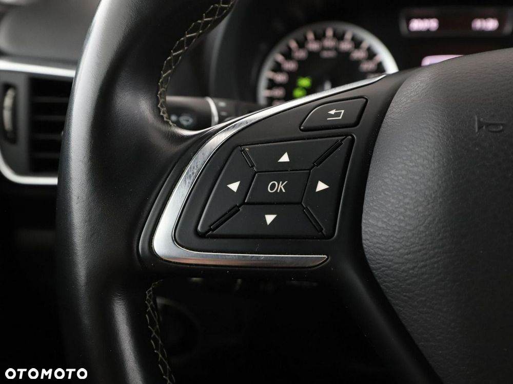 Infiniti Q30 2.0t DCT AWD Sport City Black - 31