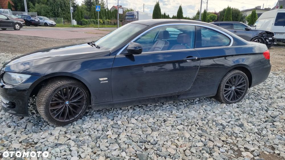 BMW Seria 3 330d xDrive - 9