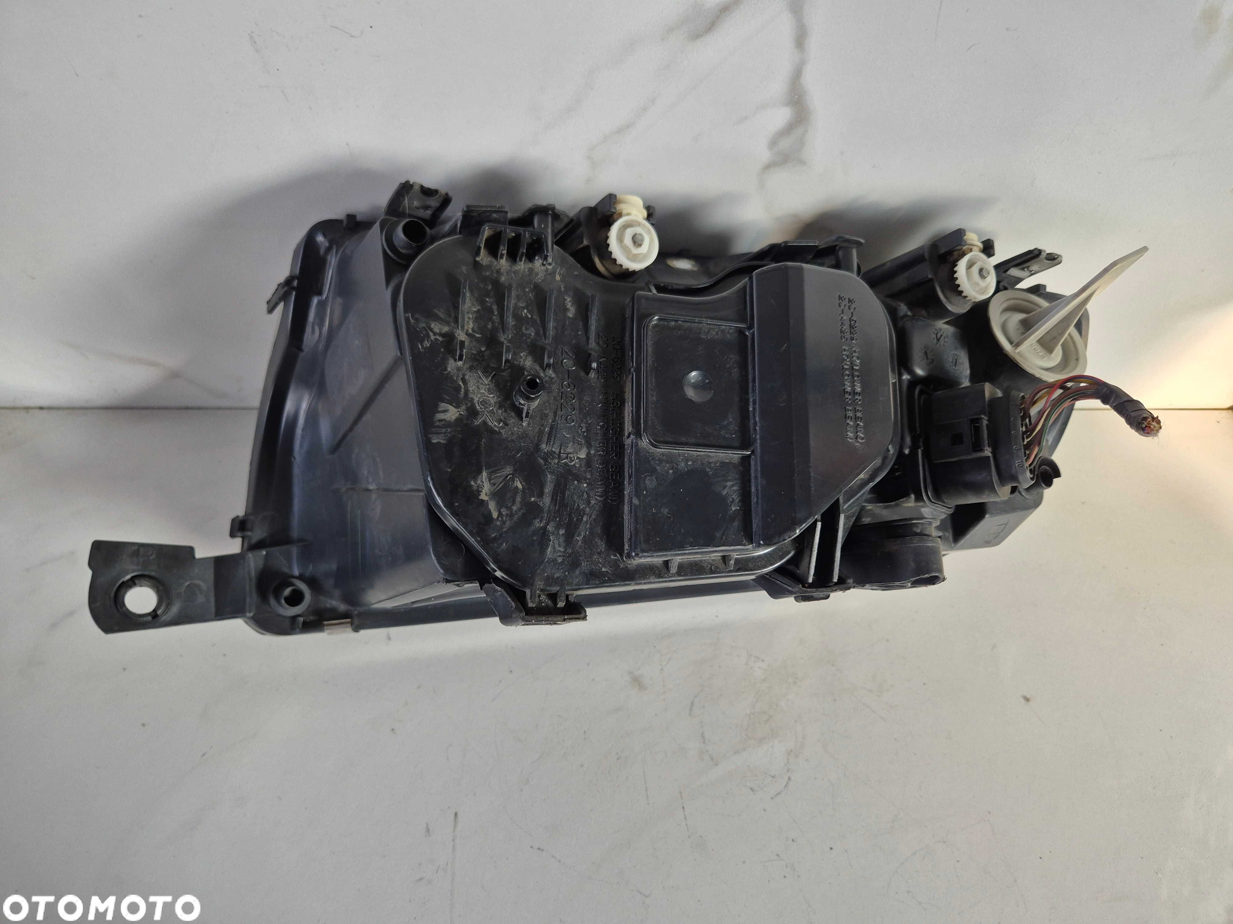 skoda fabia I lampa przednia prawa prawy przód przednia europa igła - 8
