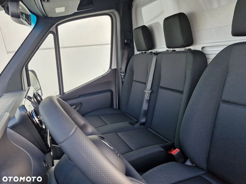 Mercedes-Benz Sprinter - 21