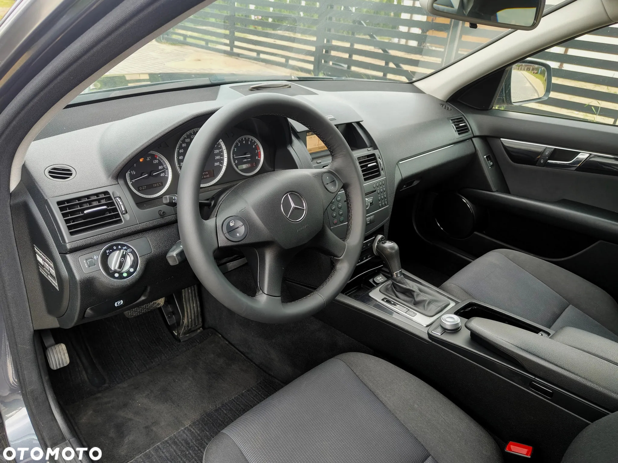 Mercedes-Benz Klasa C 180 BlueEFFICIENCY 7G-TRONIC - 17