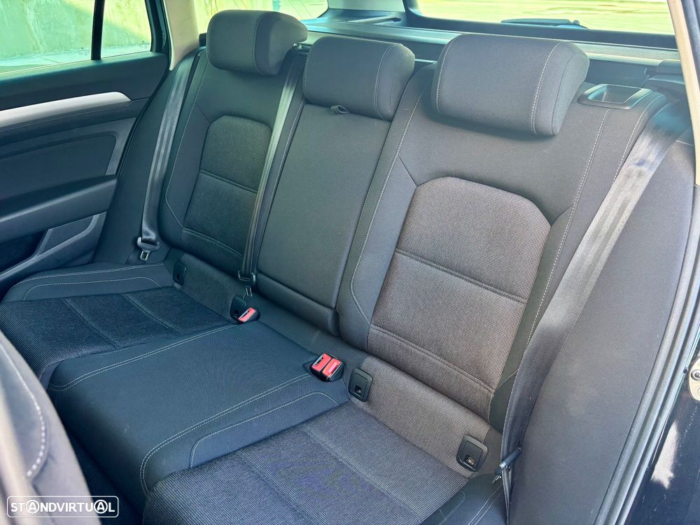 VW Passat Variant 1.6 TDI Highline - 32