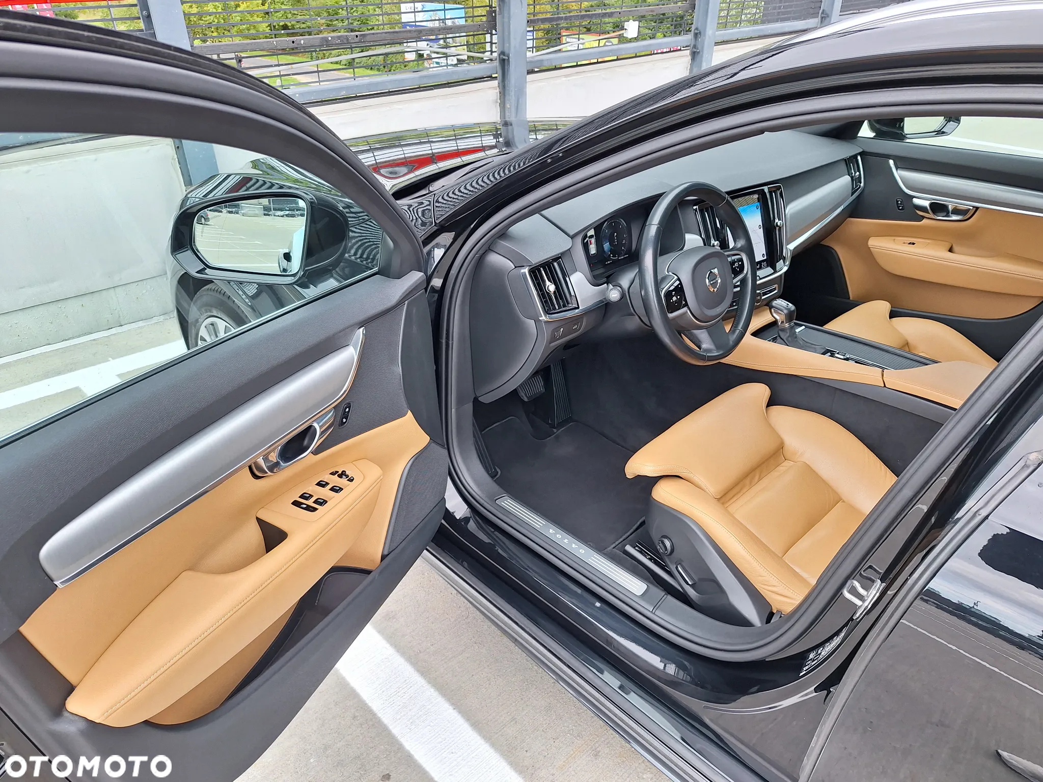 Volvo V90 D4 Momentum Pro - 17