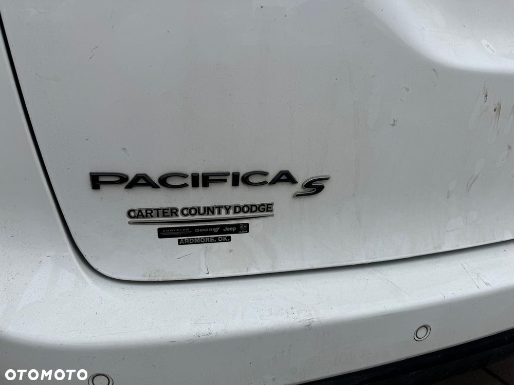 Chrysler Pacifica - 2