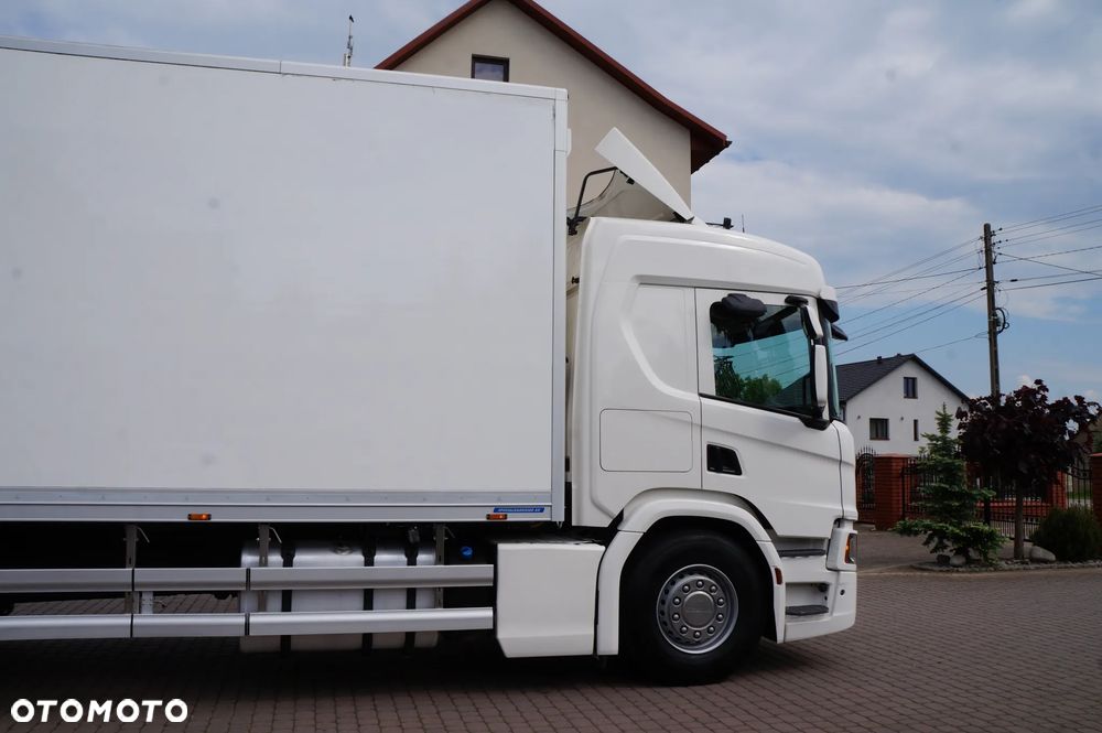 Scania P 450 6x2 CHŁODNIA KONTENER 8.45 m 21 PALET OŚ SKRĘTNA WINDA - 4