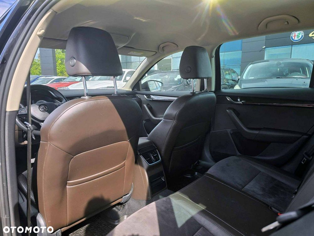 Skoda Octavia 2.0 TDI SCR L&K DSG - 26