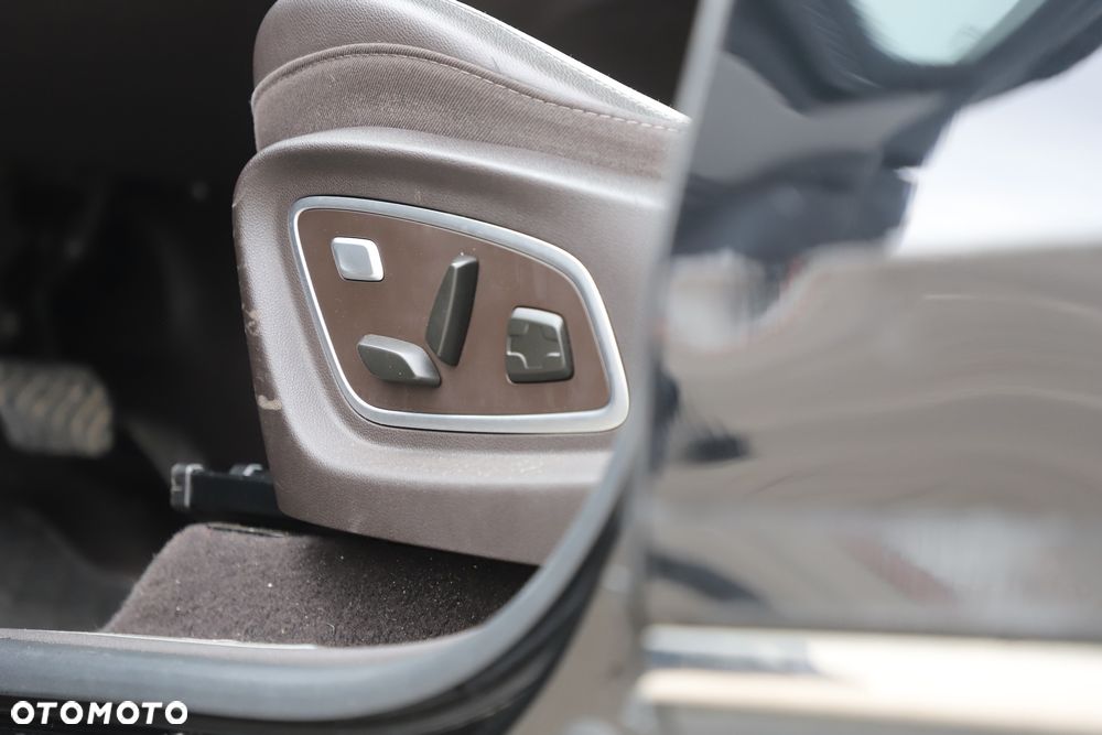 Renault Espace 1.6 dCi Energy Initiale Paris EDC 7os - 8