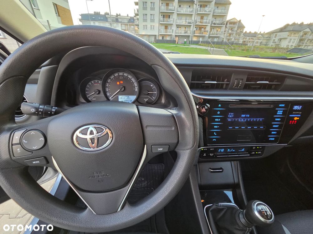 Toyota Auris - 11