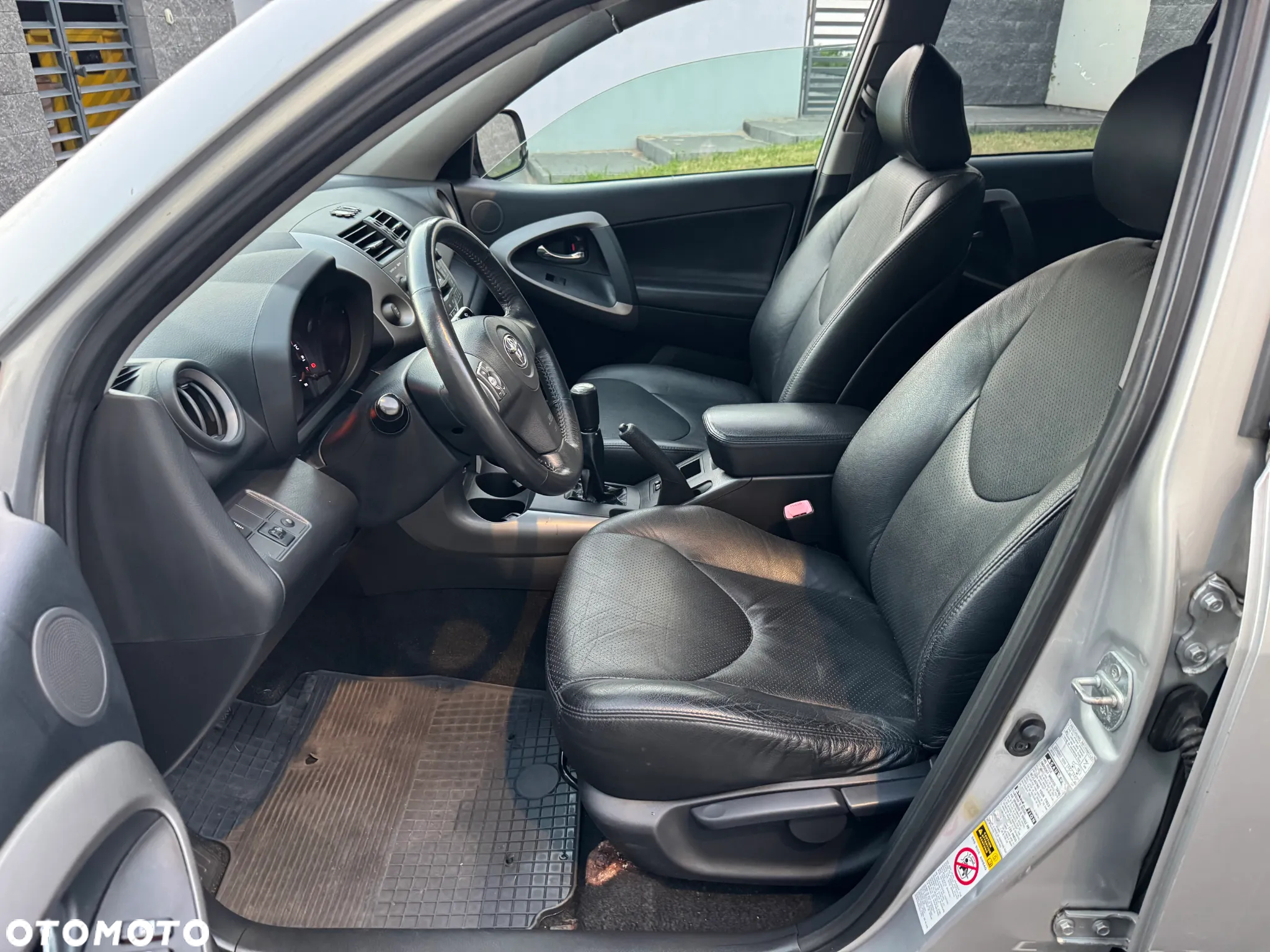 Toyota RAV4 2.0 VVT-i Sol - 17