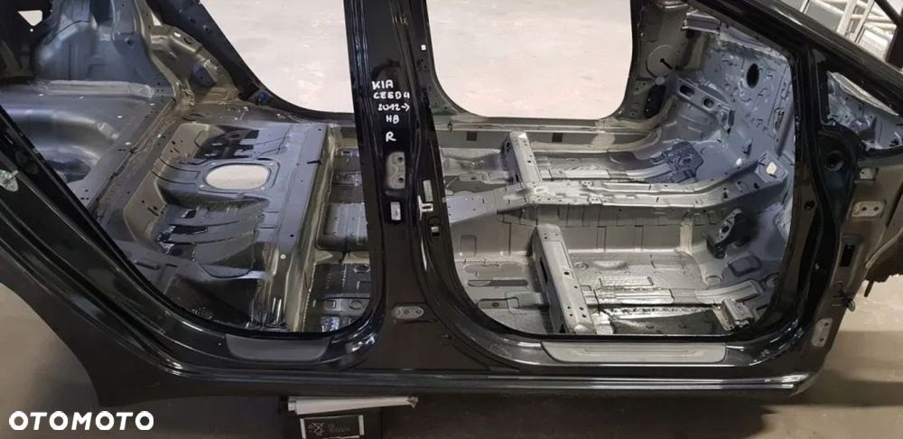 PRÓG PRAWY TYŁ PRZÓD SŁUPEK ŚRODKOWY KIA CEED II 5D HB 1K - 2