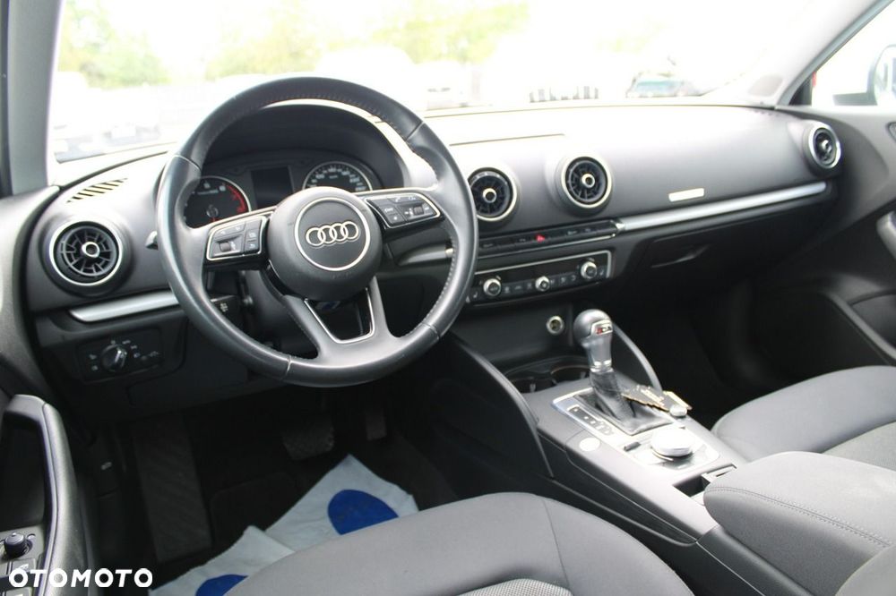 Audi A3 Sportback - 13