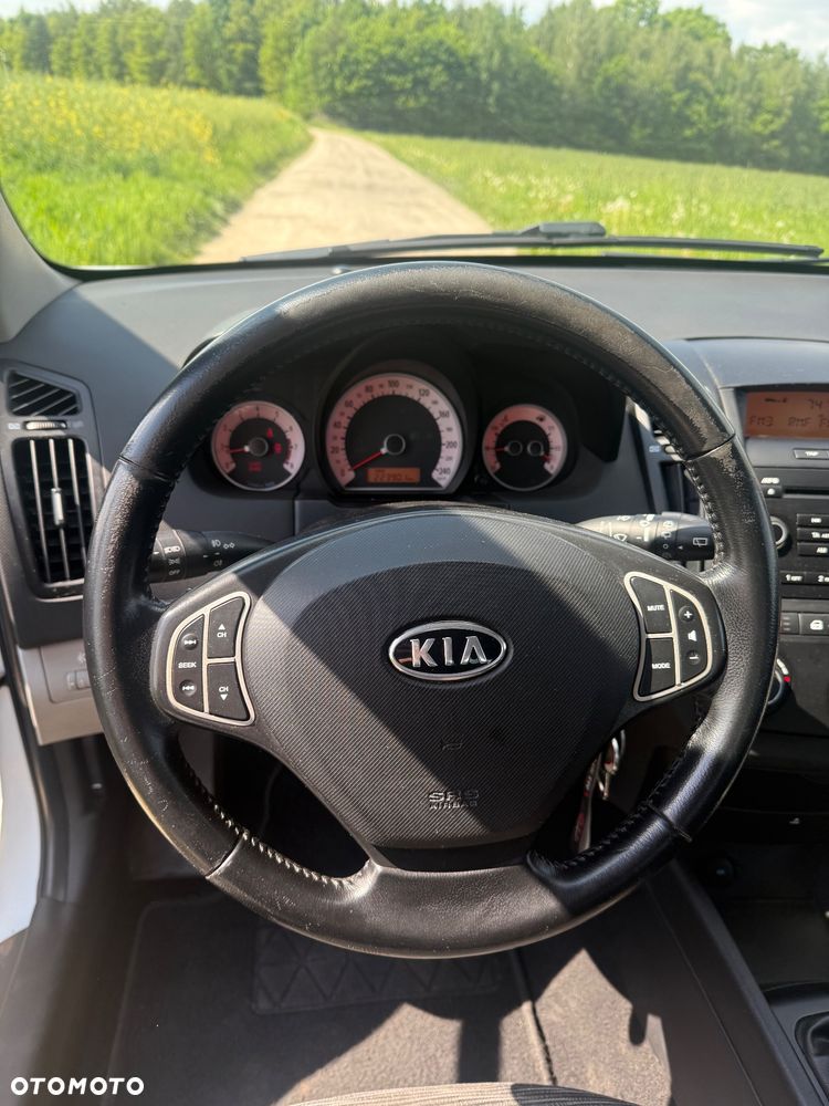 Kia Ceed 1.6 L - 5