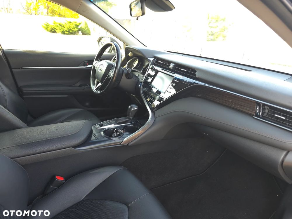 Toyota Camry 2.5 Hybrid Comfort CVT - 17