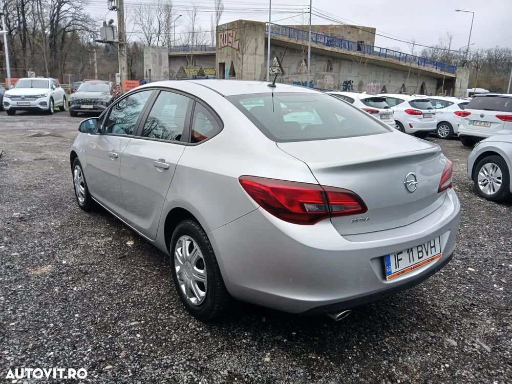 Opel Astra 1.4 Turbo ECOTEC Enjoy - 4