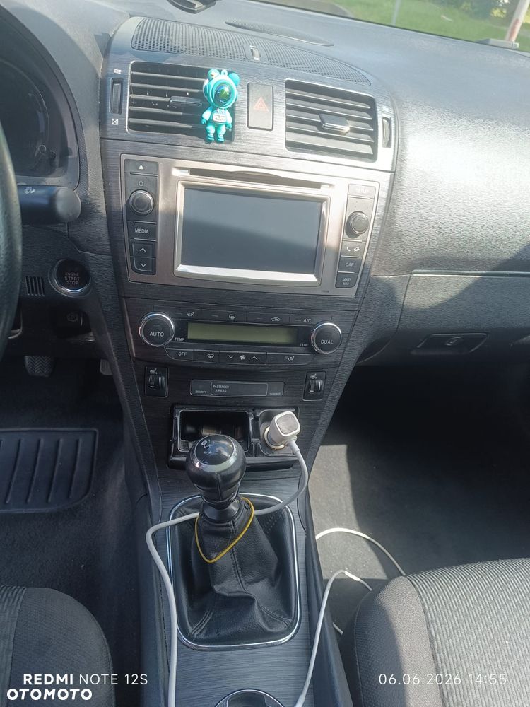 Toyota Avensis 1.8 Sol - 8