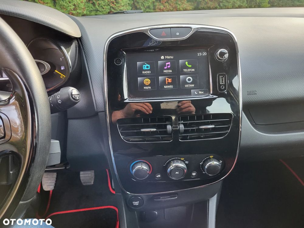 Renault Clio 1.2 16V 75 LIMITED - 19