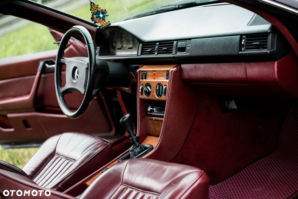 Mercedes-Benz W124 (1984-1993) - 13