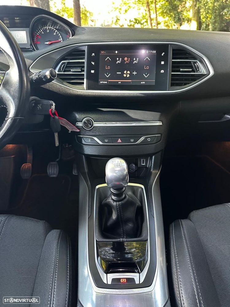 Peugeot 308 1.5 BlueHDi Allure - 24