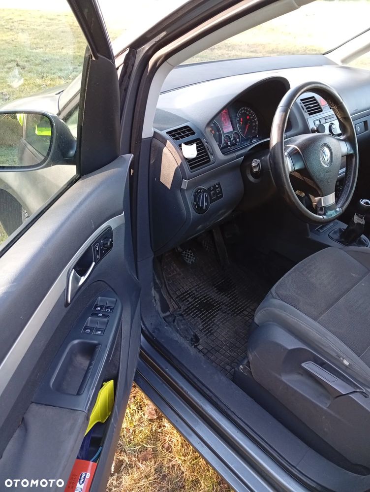 Volkswagen Touran 2.0 TDI Highline - 12