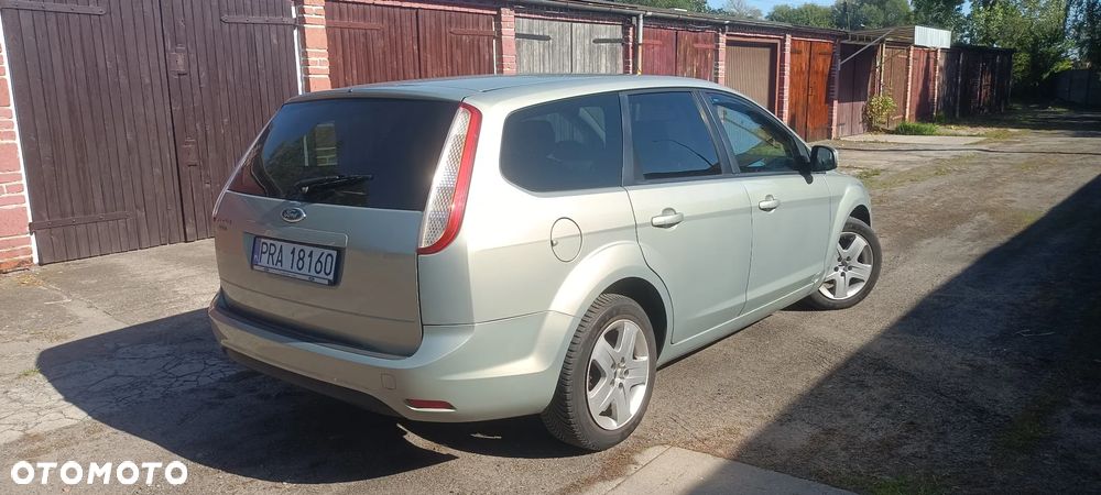 Ford Focus 1.6 16V Ambiente - 16