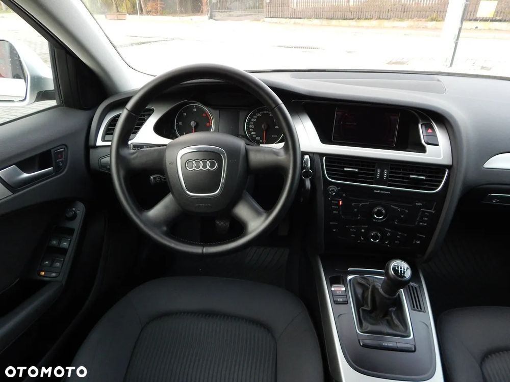 Audi A4 Avant 2.0 TDI DPF Attraction - 9