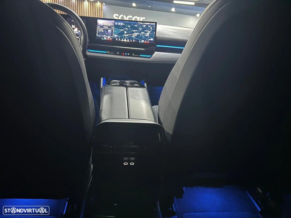 BMW 530 e Pack Desportivo M - 34