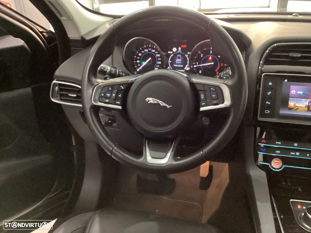 Jaguar F-Pace 2.0 i4D Portfolio Aut. - 19