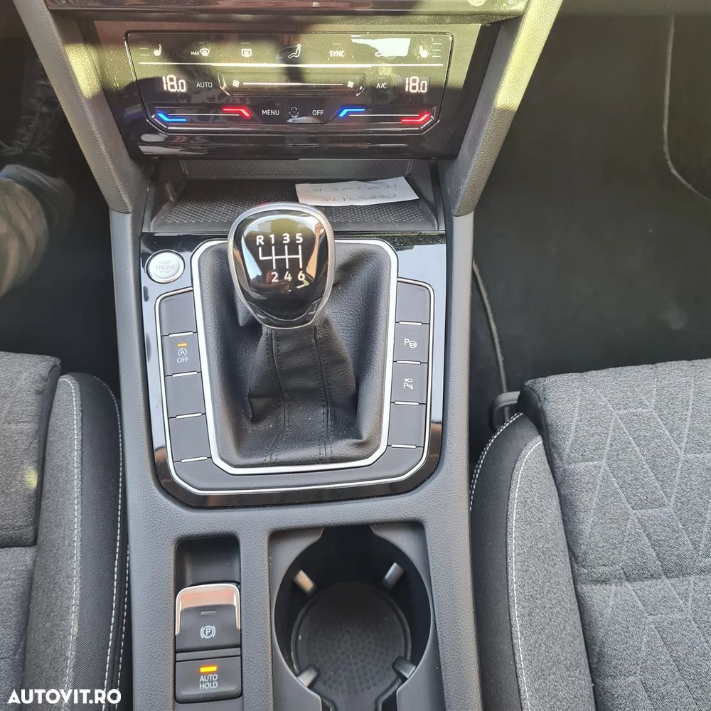 Volkswagen Passat 2.0 TDI SCR Business - 17
