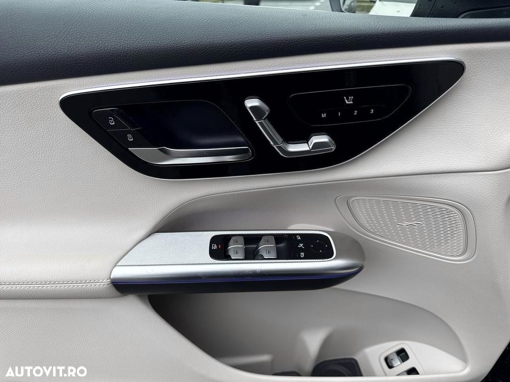 Mercedes-Benz GLC 300 e 4MATIC - 12