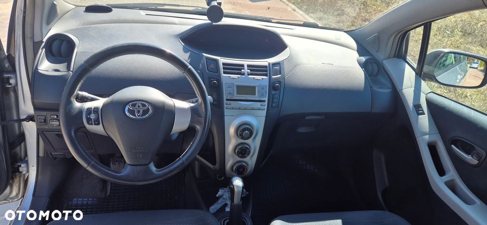 Toyota Yaris - 8