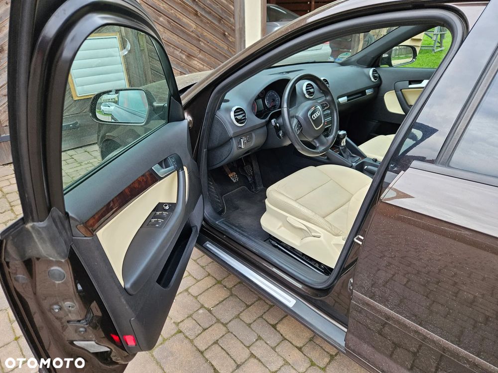 Audi A3 Sportback 2.0 TDI quattro Ambiente - 13