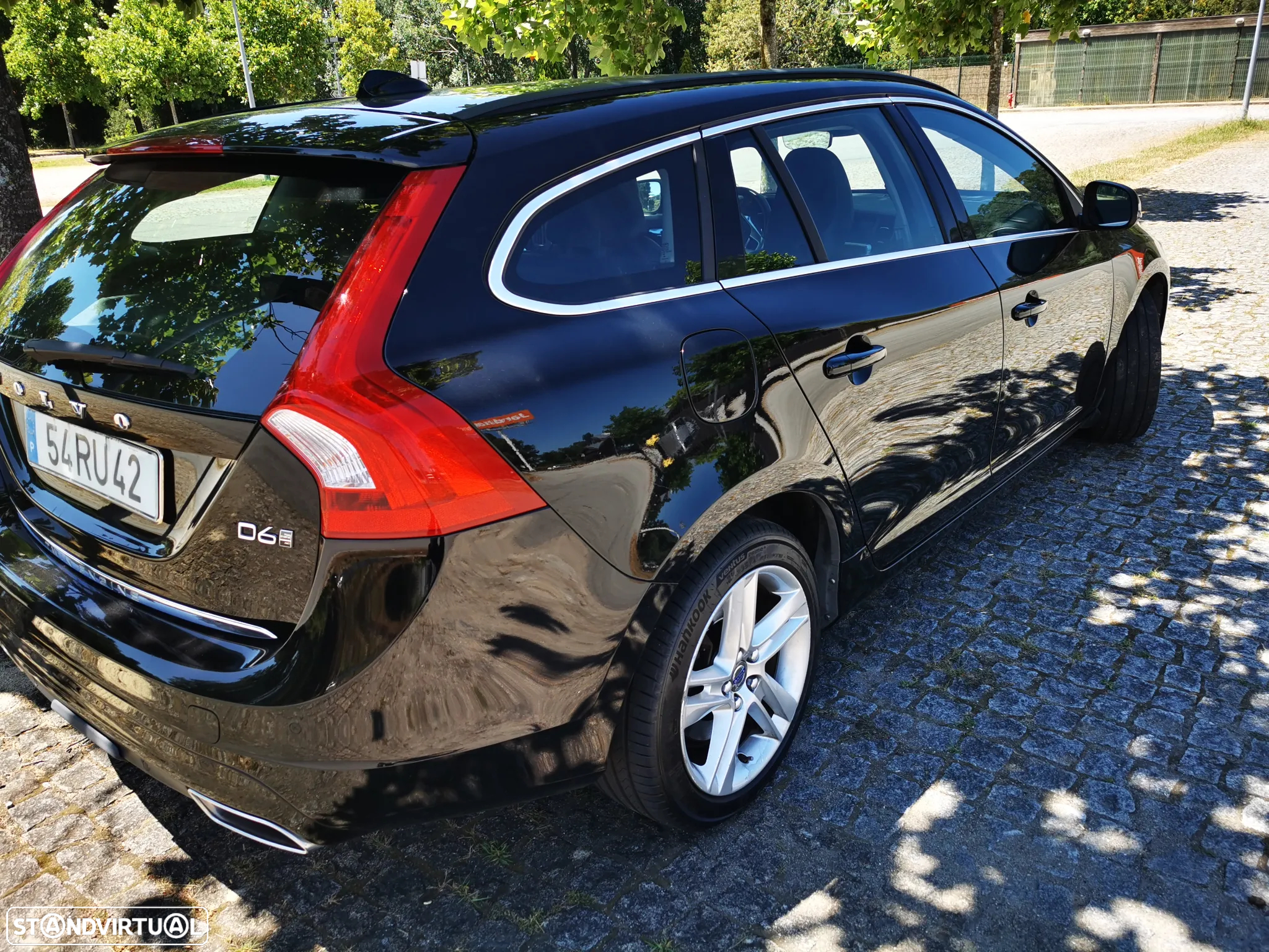 Volvo V60 2.4 D6 Momentum AWD Phev - 14