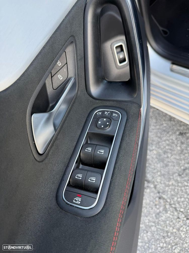 Mercedes-Benz A 250 e AMG Line - 17