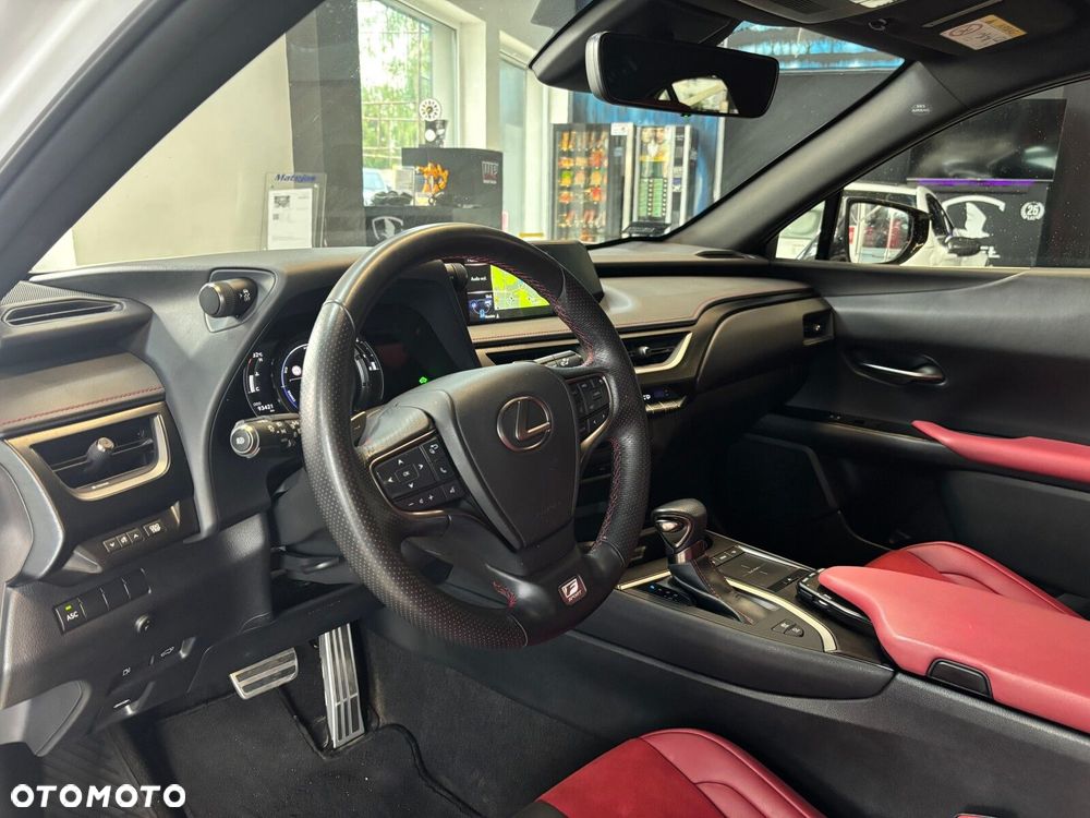 Lexus UX - 11
