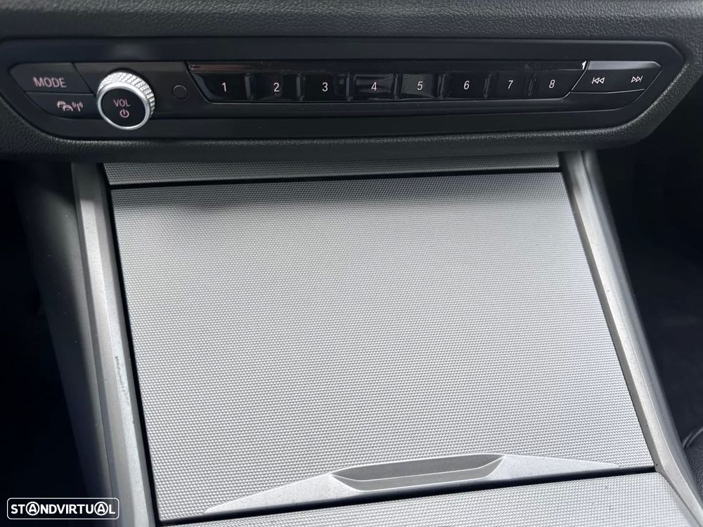 BMW 318 d Aut. Sport Line - 33