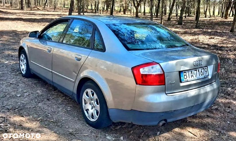 Audi A4 Limousine - 5