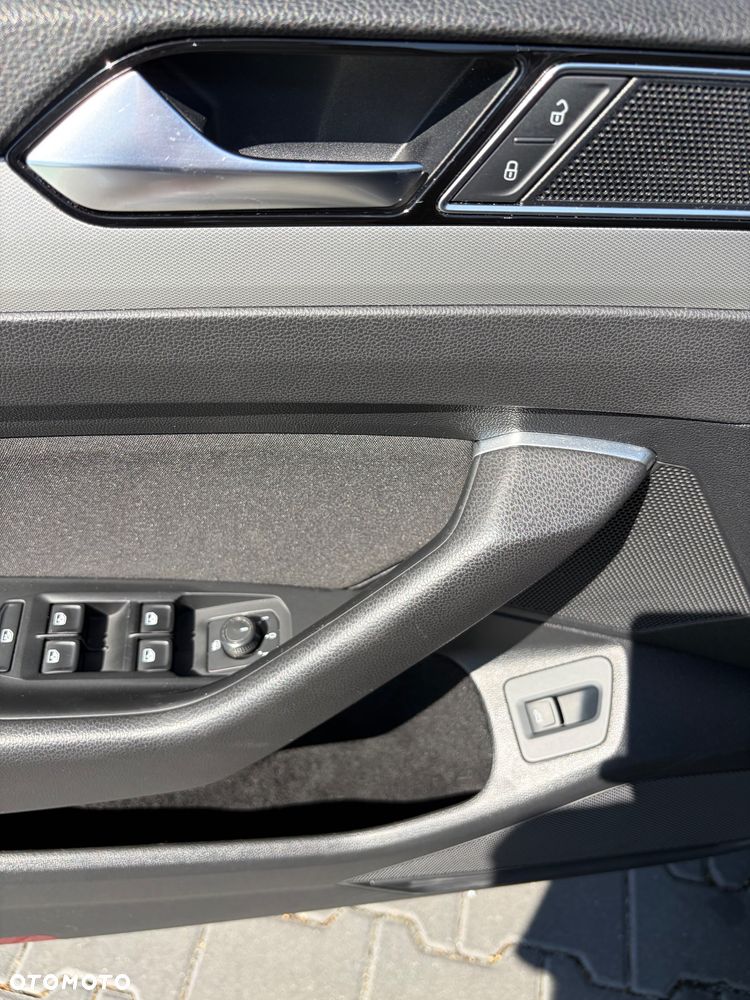 Volkswagen Passat 2.0 TDI BMT Trendline - 12