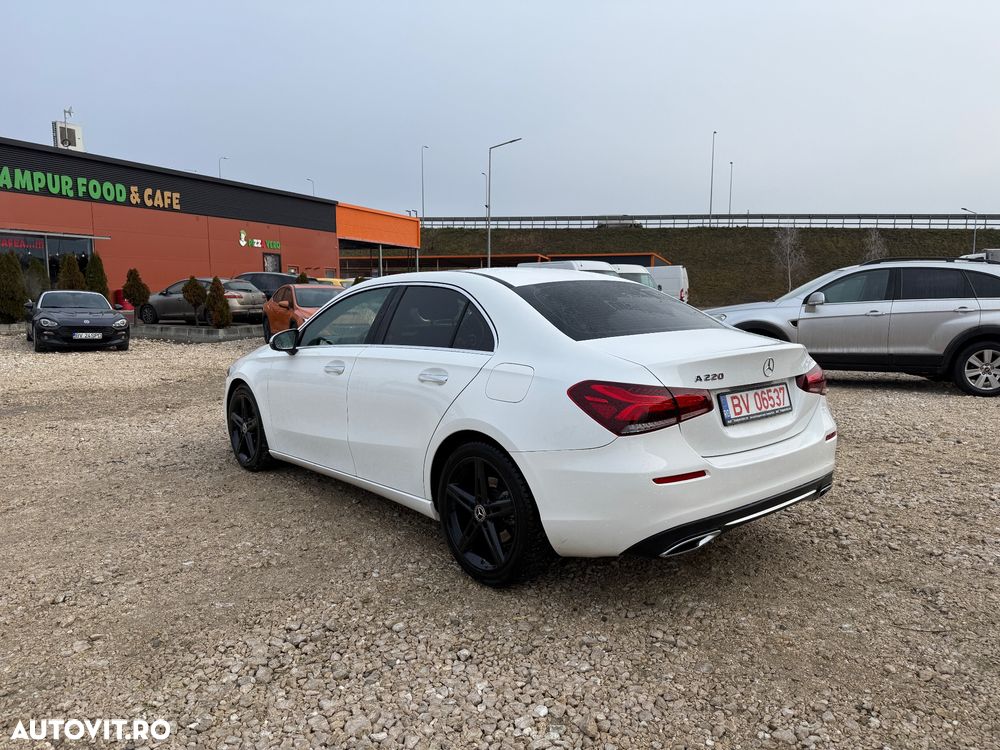 Mercedes-Benz A 220 Sedan 7G-DCT - 5