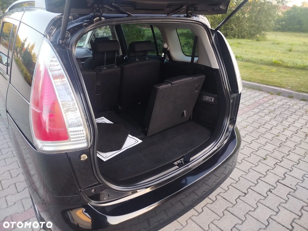 Mazda 5 2.0 Exclusive + - 26