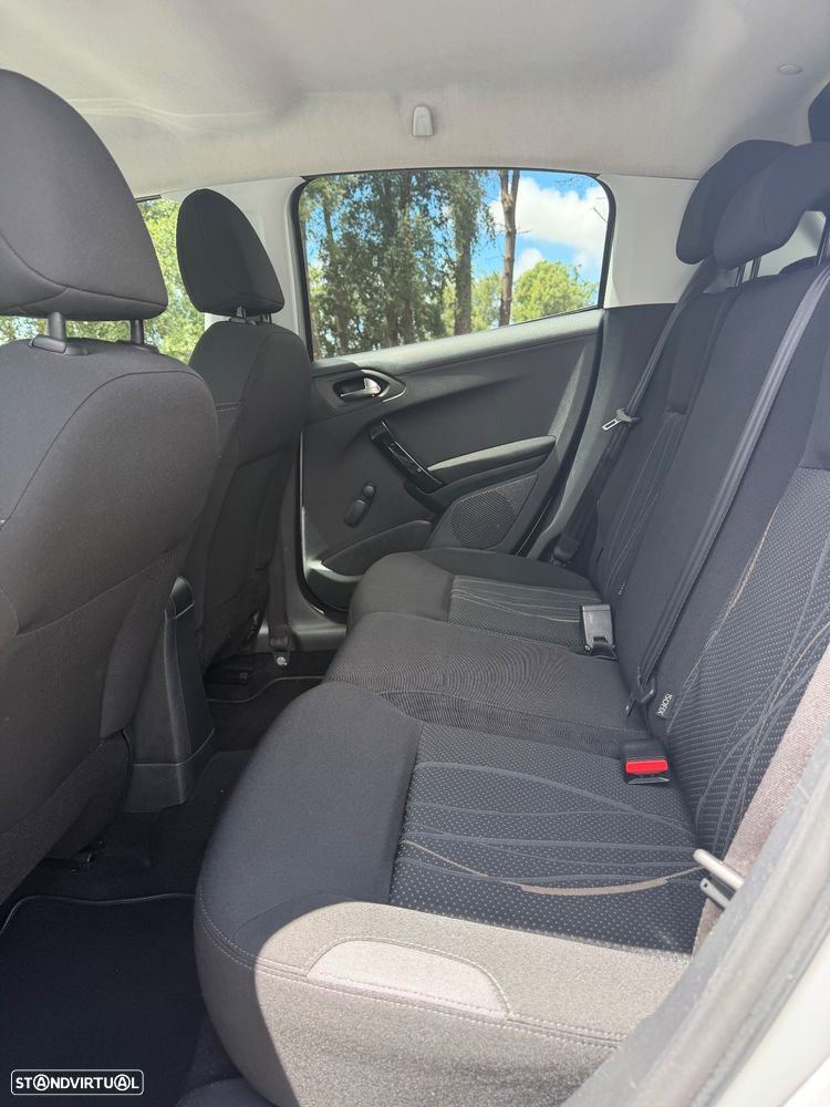 Peugeot 208 1.4 HDi Active - 10