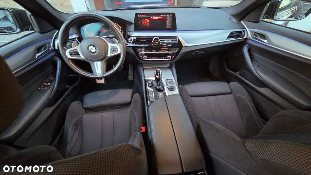 BMW Seria 5 530i xDrive M Sport sport - 24