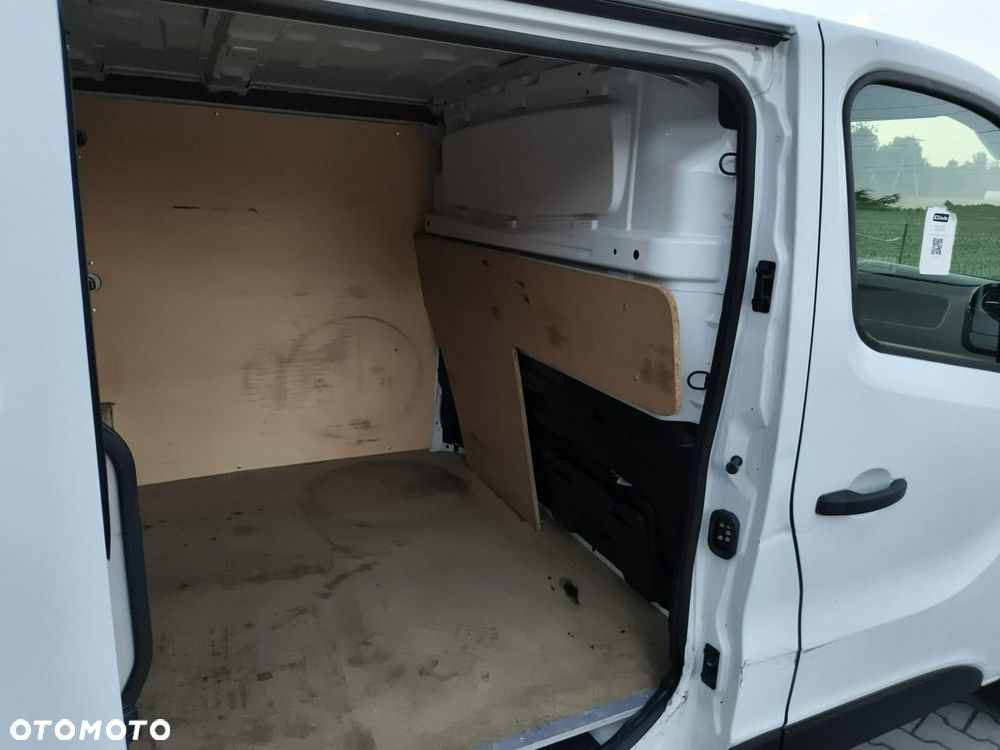 Nissan NV300 - 28